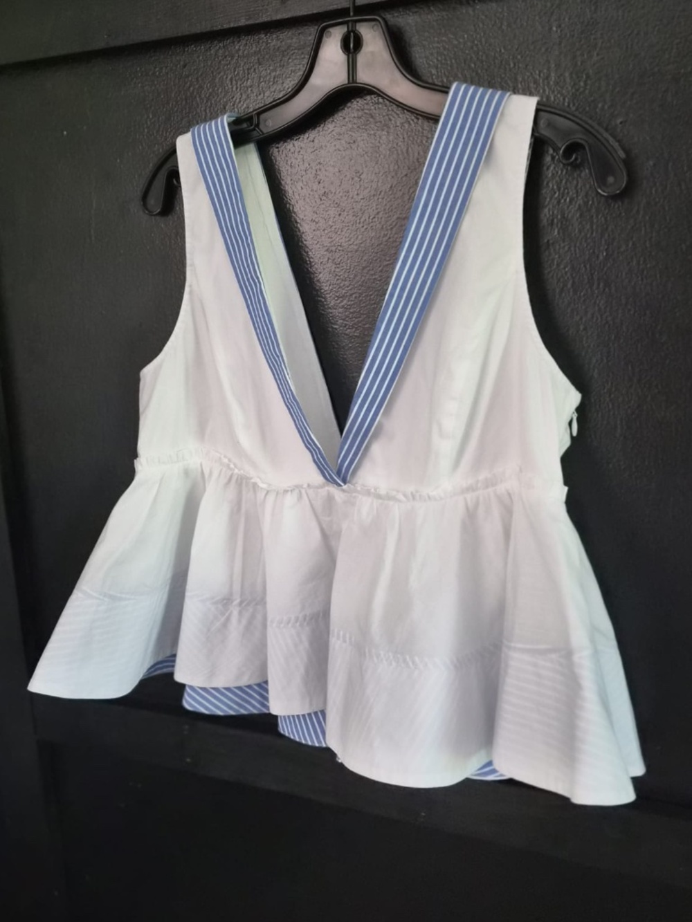 NWT | Anthropologie | Top | Sleeveless | Size Large - Picture 2 of 7